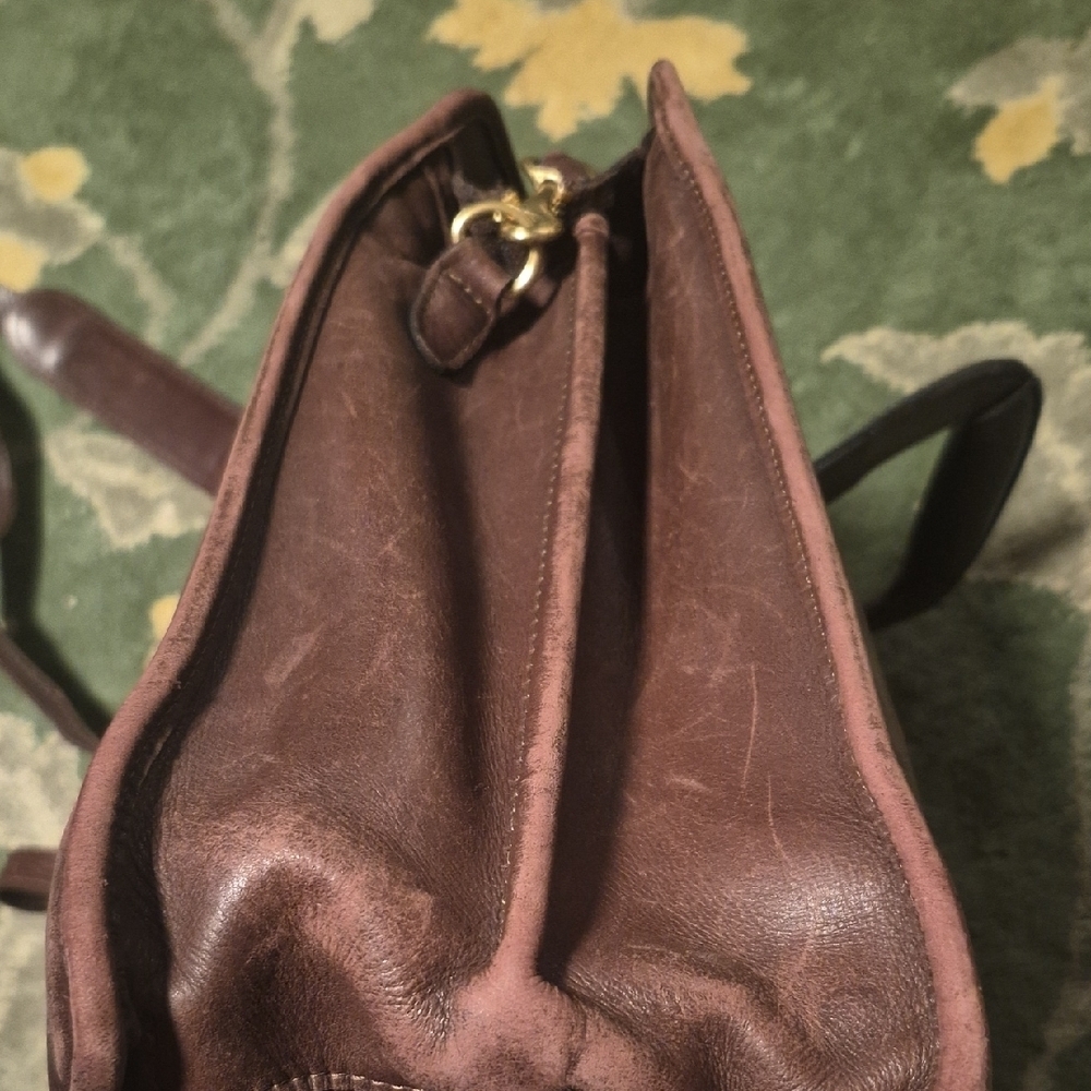 Elegant Dark Brown Leather Briefcase for Men - Picture 8 of 16